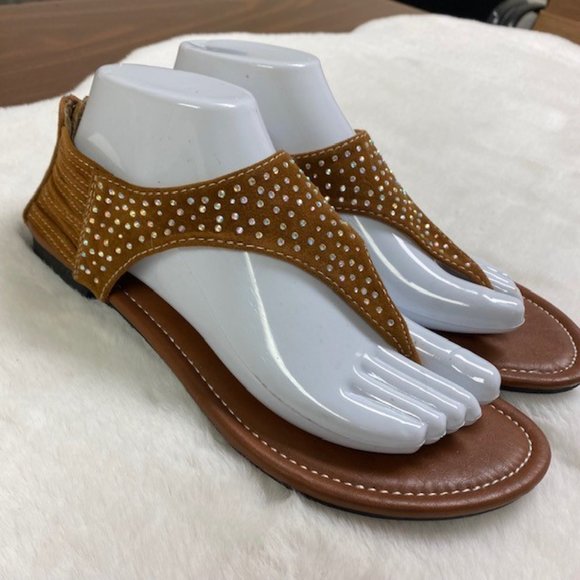 Kalli "Super"‎ Thong Embellished Sandals, NEW, size 9 - Picture 1 of 12
